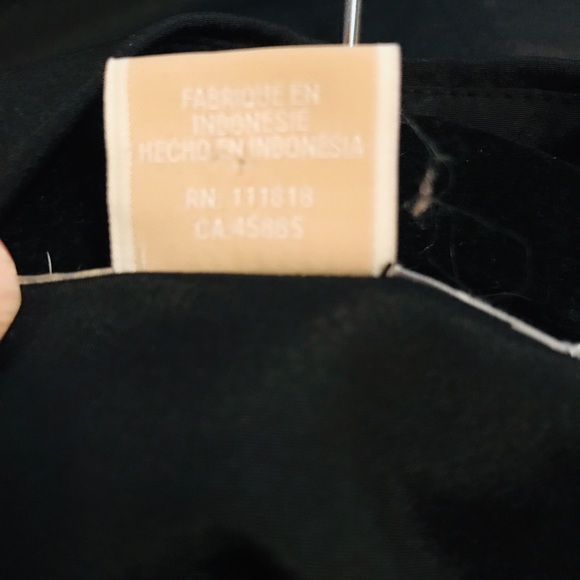 Michael Kors Black ZIP Up Soft Light Jacker. - Picture 8 of 8